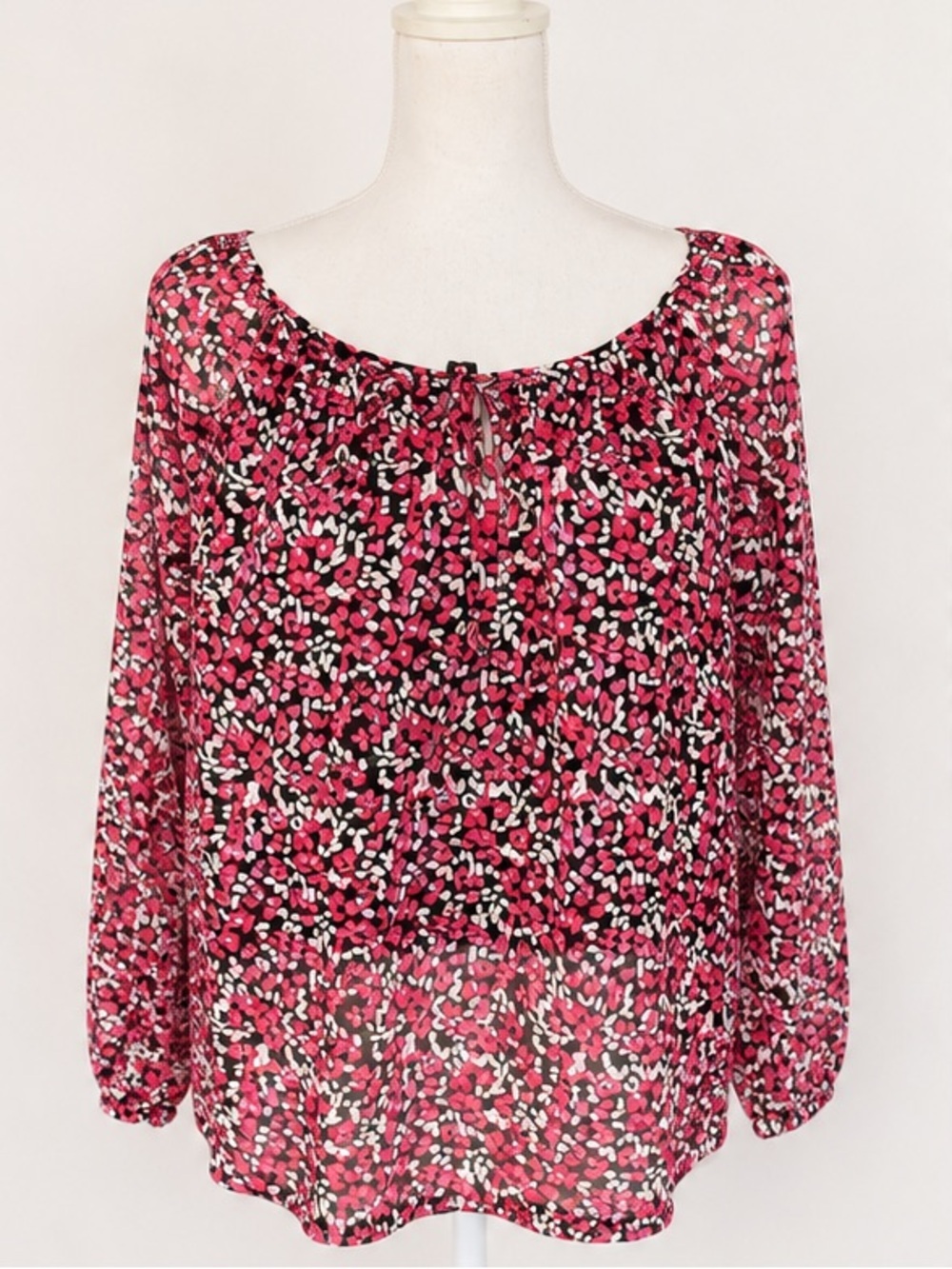 Pink Red Floral Print Flowing Blouse Scoop Neck NWOT Size Medium